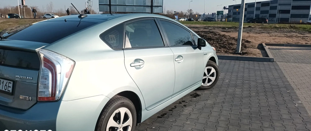 Toyota Prius cena 49900 przebieg: 185000, rok produkcji 2015 z Warszawa małe 742